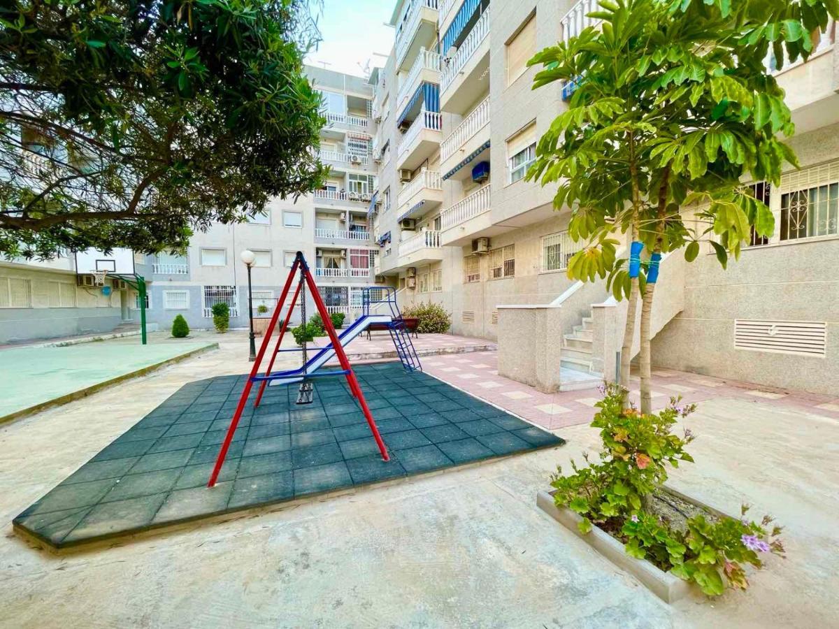 Torrevieja Comfortable Apartment Exteriör bild