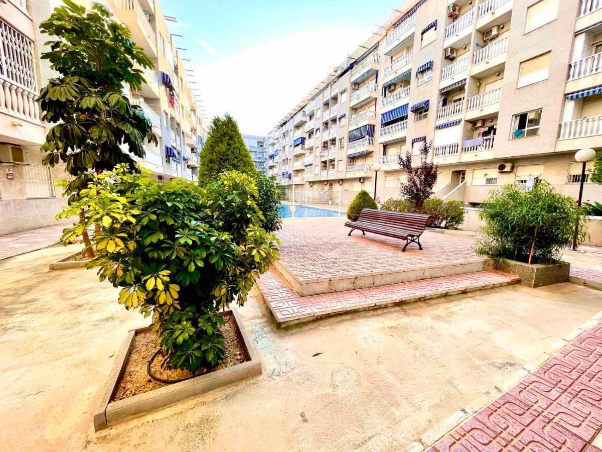 Torrevieja Comfortable Apartment Exteriör bild